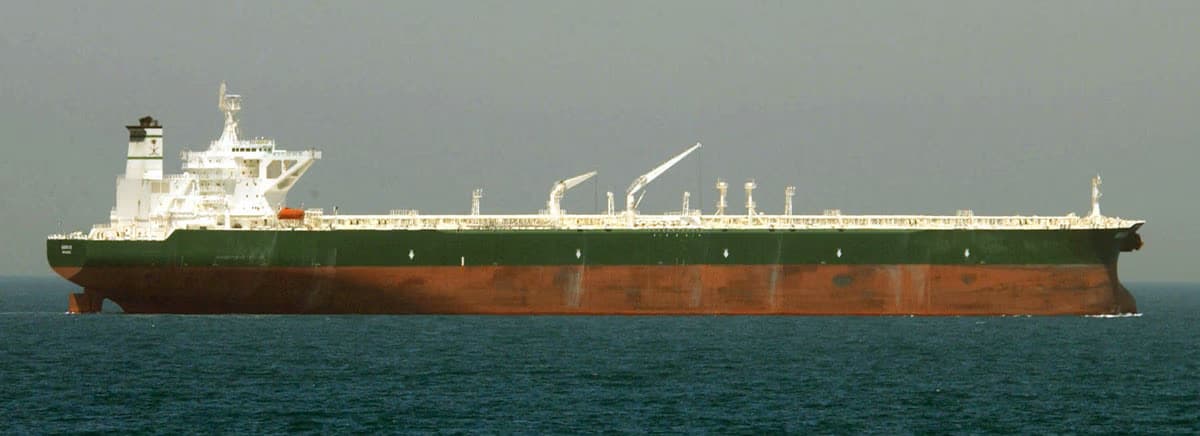 Commercial oil supertanker AbQaiq sailing in ballast in open sea